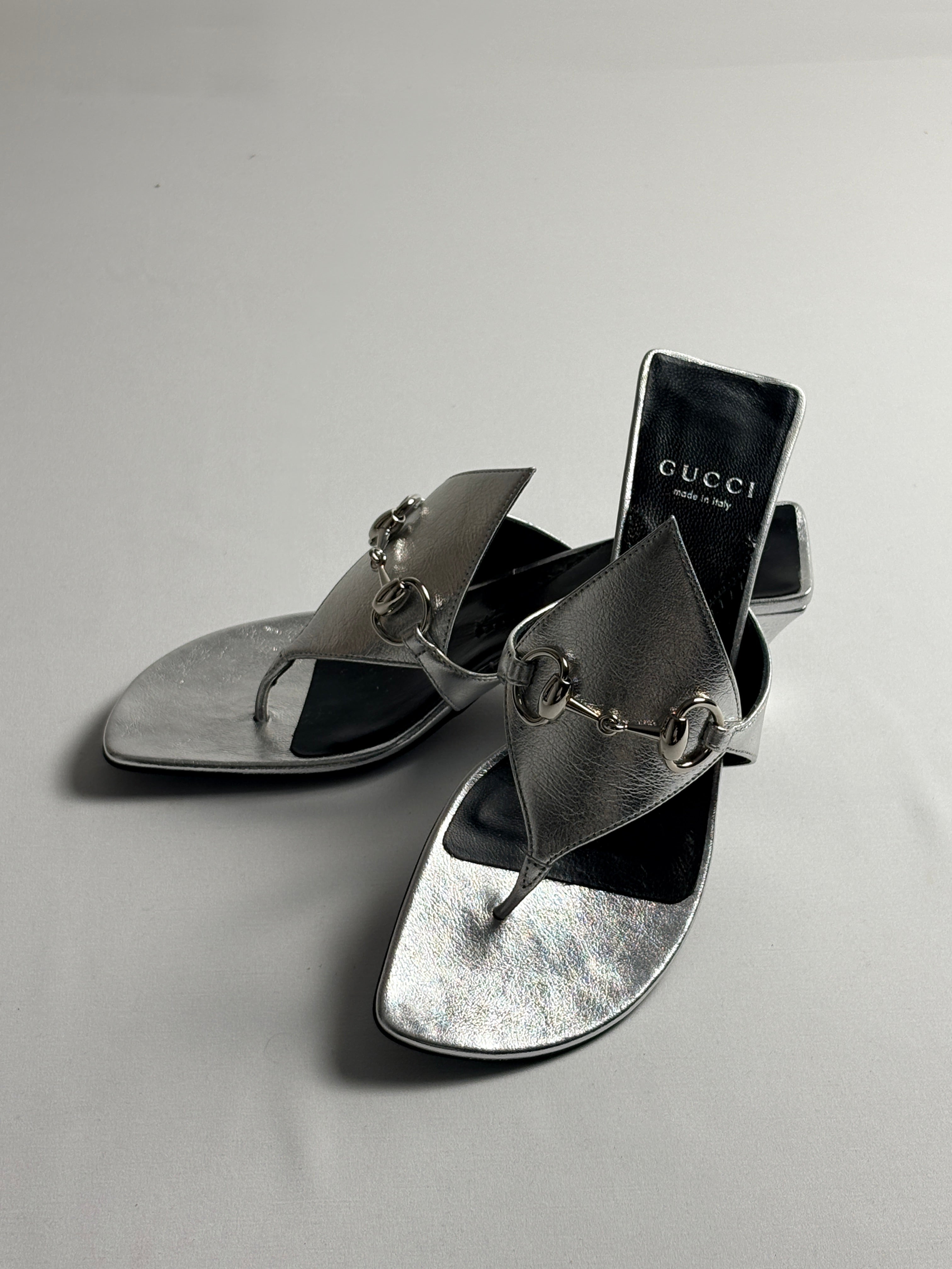 Escarpins Gucci argentés femme T36 - vue principale