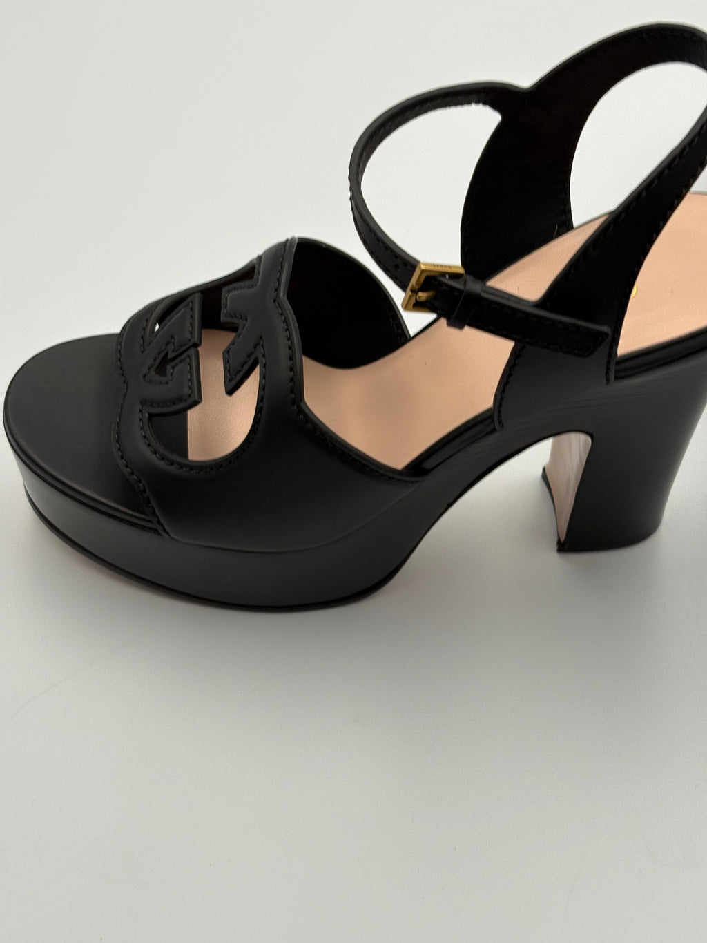 Sandales Gucci Plateforme Interlocking G — vue de profil