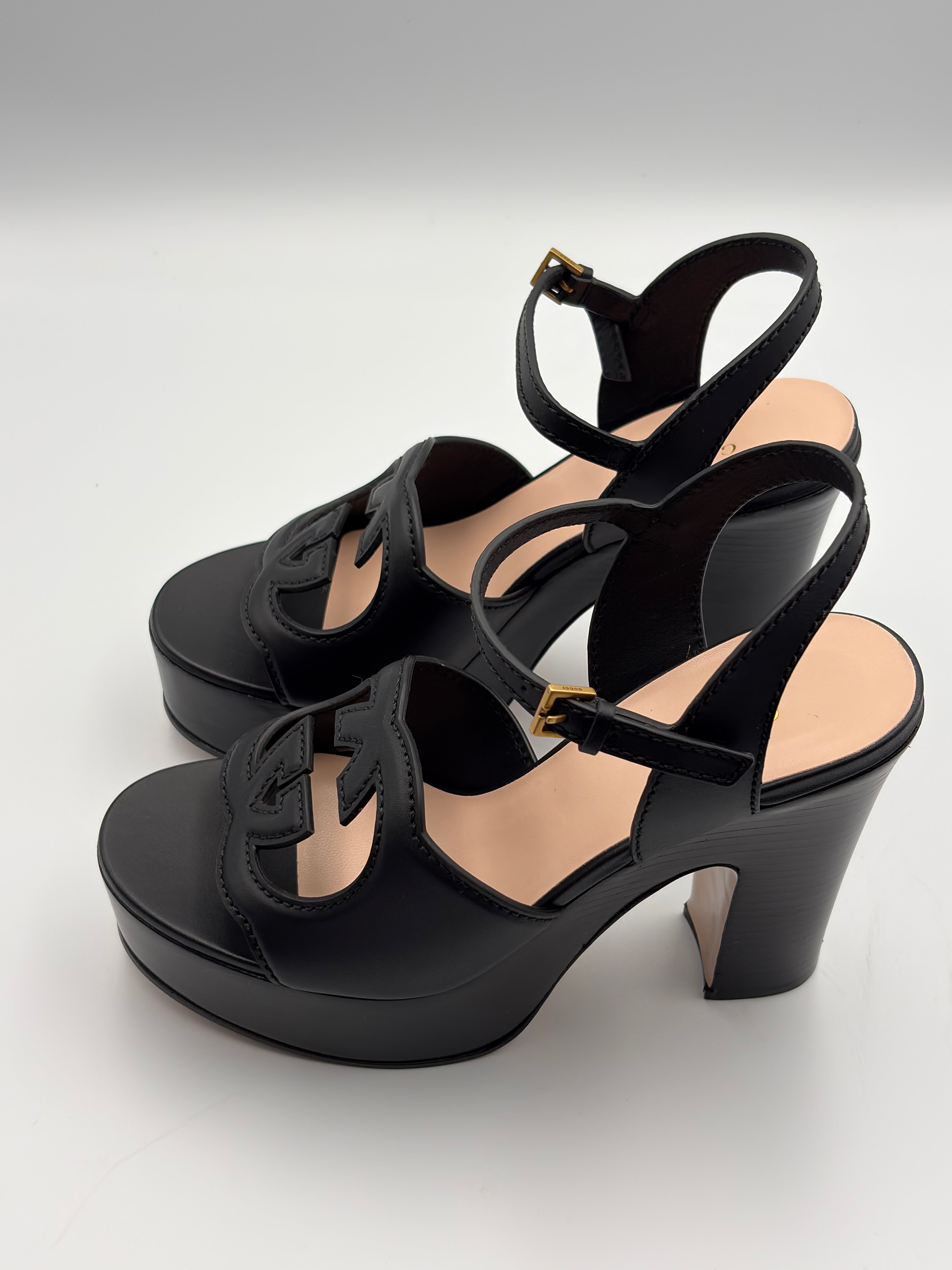 Sandales Gucci Plateforme Interlocking G — vue arrière